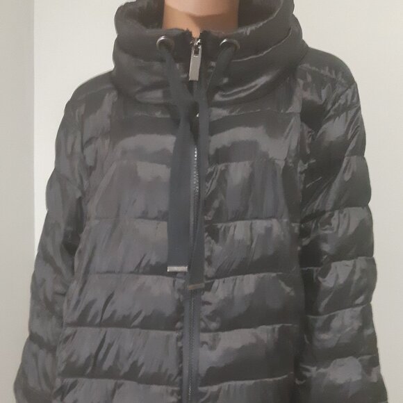 Nuage Luxury Puffer Jacket Size XL Unique Style Light weighted - Picture 4 of 16